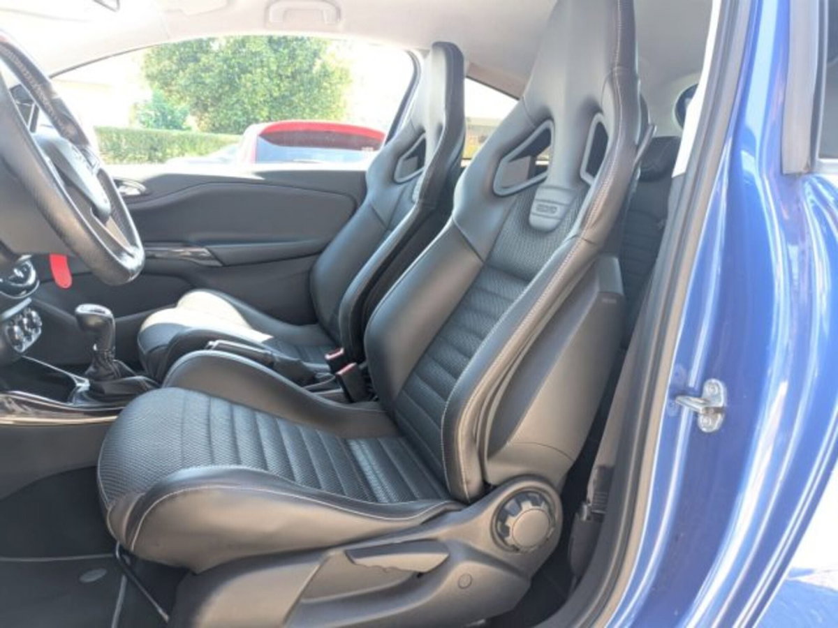 Opel Corsa Coupé 1.6 Turbo OPC (9)