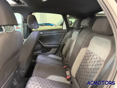 Volkswagen Taigo 1.0 TSI 110 CV DSG R-Line (10)