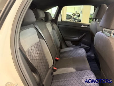 Volkswagen Taigo 1.0 TSI 110 CV DSG R-Line (12)