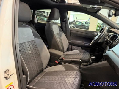 Volkswagen Taigo 1.0 TSI 110 CV DSG R-Line (13)