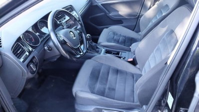 Volkswagen Golf 1.6 TDI DPF 5p. Highline (3)