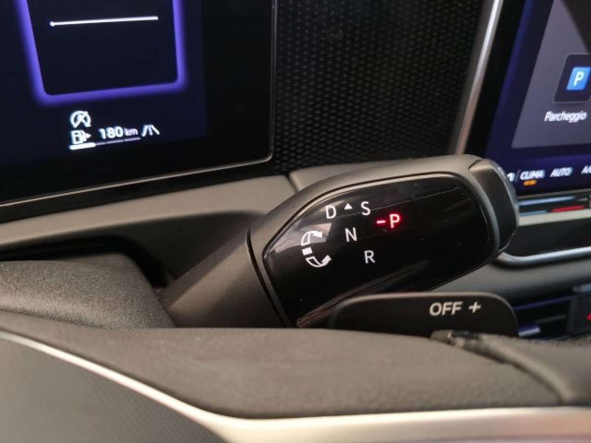 Volkswagen Tiguan 1.5 etsi Edition 130cv dsg (18)