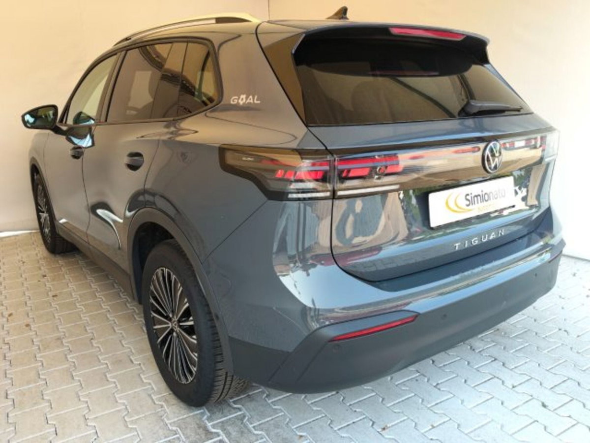 Volkswagen Tiguan 1.5 etsi Edition 130cv dsg (6)