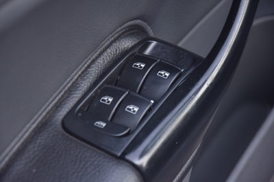 Saab 9-3 Cabrio 1.9 TiD 16V DPF Vector Sentronic (15)