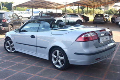 Saab 9-3 Cabrio 1.9 TiD 16V DPF Vector Sentronic (5)