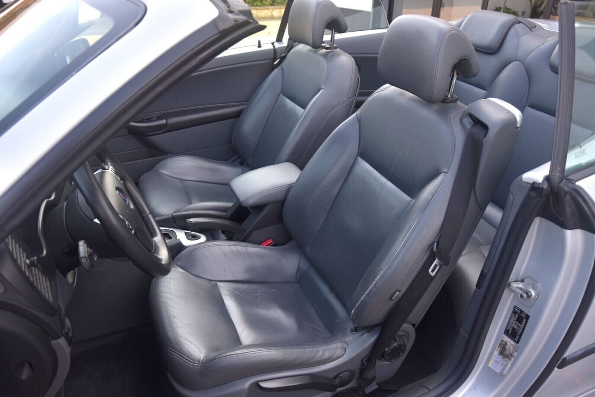 Saab 9-3 Cabrio 1.9 TiD 16V DPF Vector Sentronic (8)