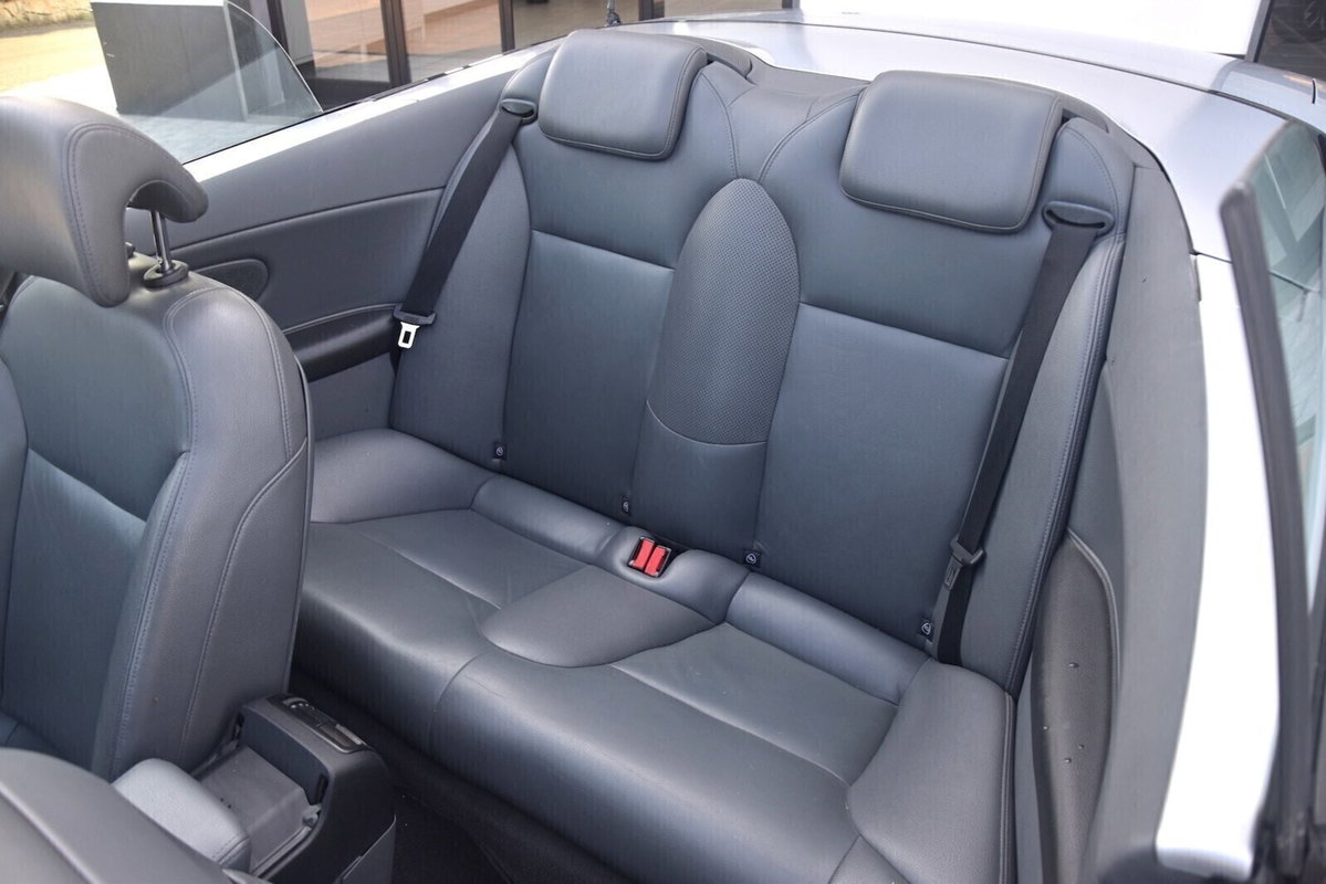 Saab 9-3 Cabrio 1.9 TiD 16V DPF Vector Sentronic (9)