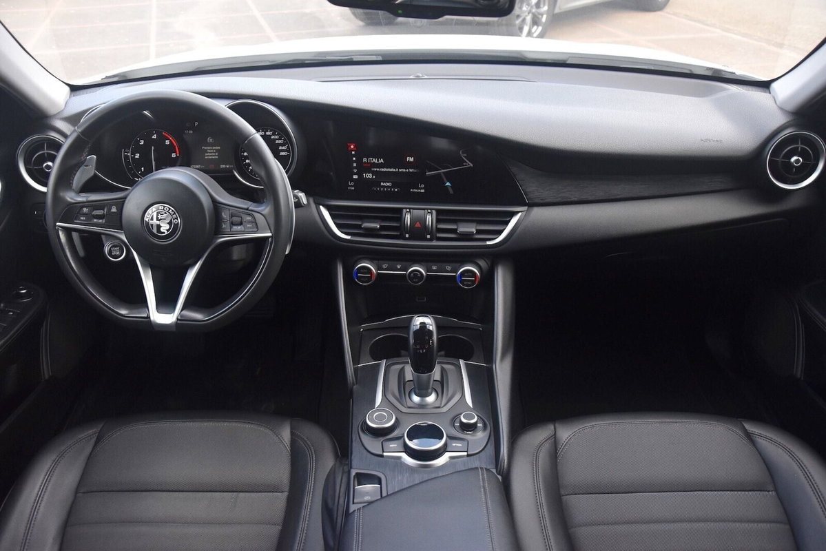 Alfa Romeo Giulia 2.2 Turbodiesel 190 CV AT8 Executive (10)
