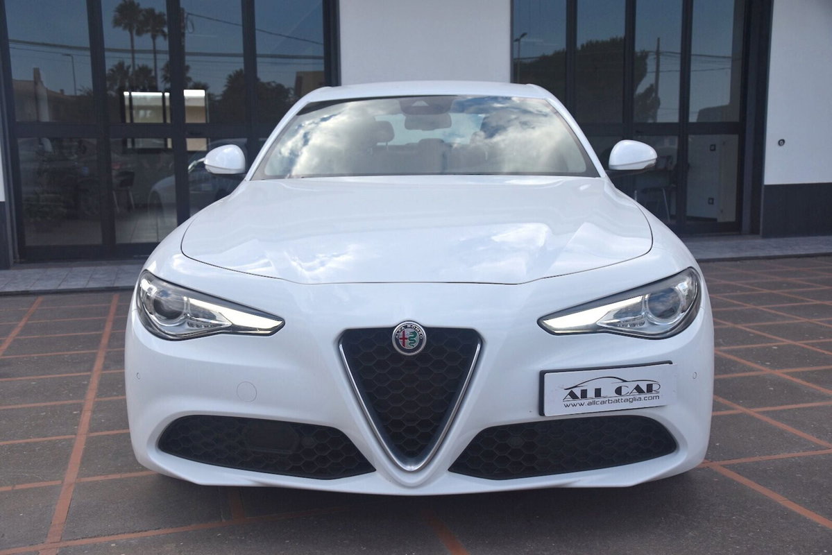 Alfa Romeo Giulia 2.2 Turbodiesel 190 CV AT8 Executive (2)