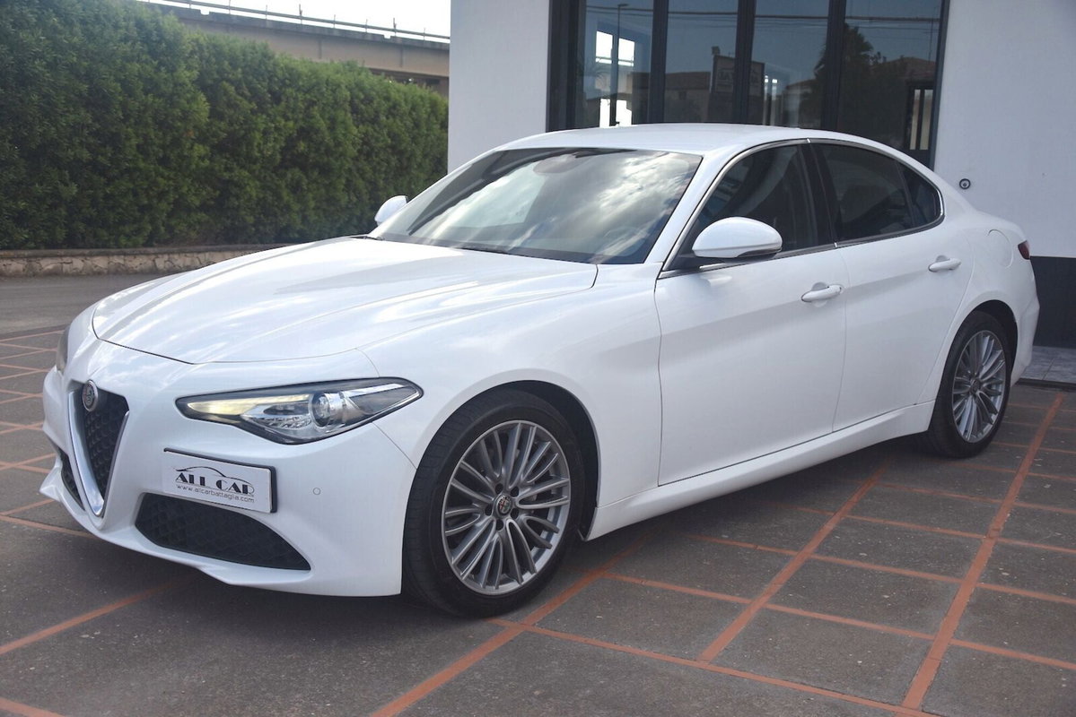 Alfa Romeo Giulia 2.2 Turbodiesel 190 CV AT8 Executive (3)