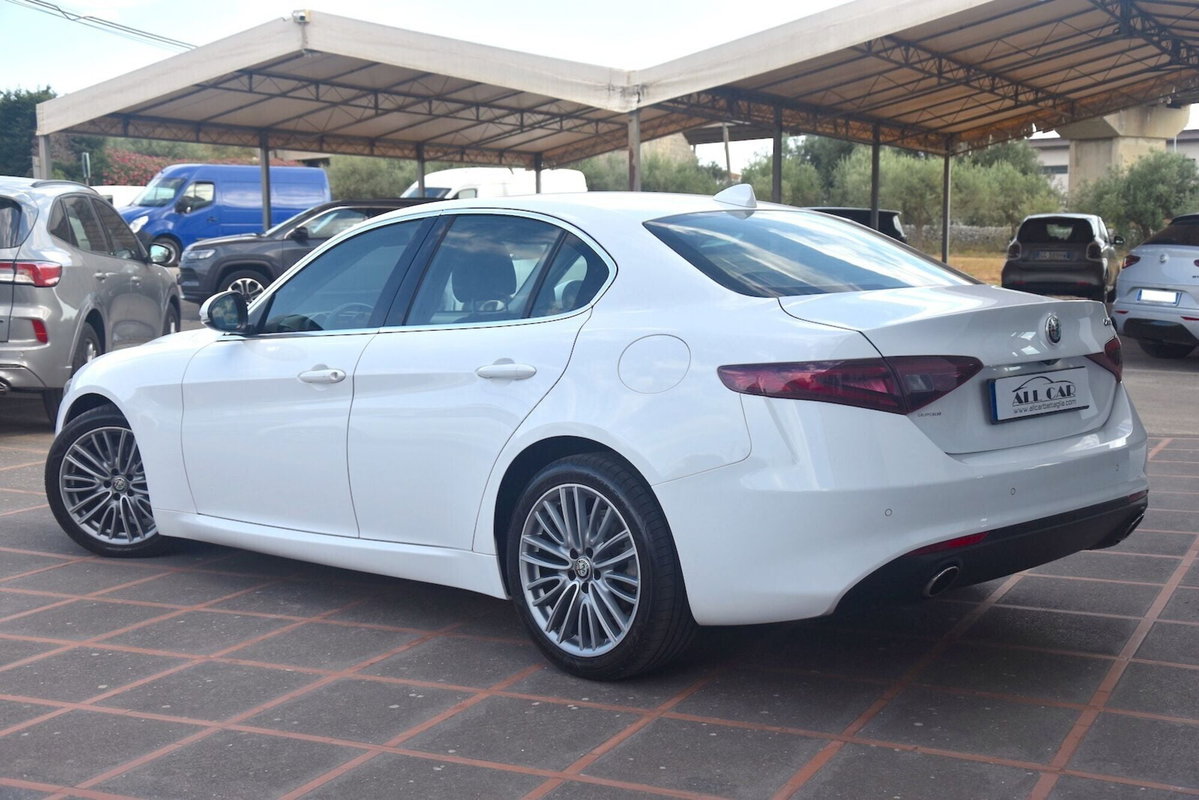 Alfa Romeo Giulia 2.2 Turbodiesel 190 CV AT8 Executive (5)