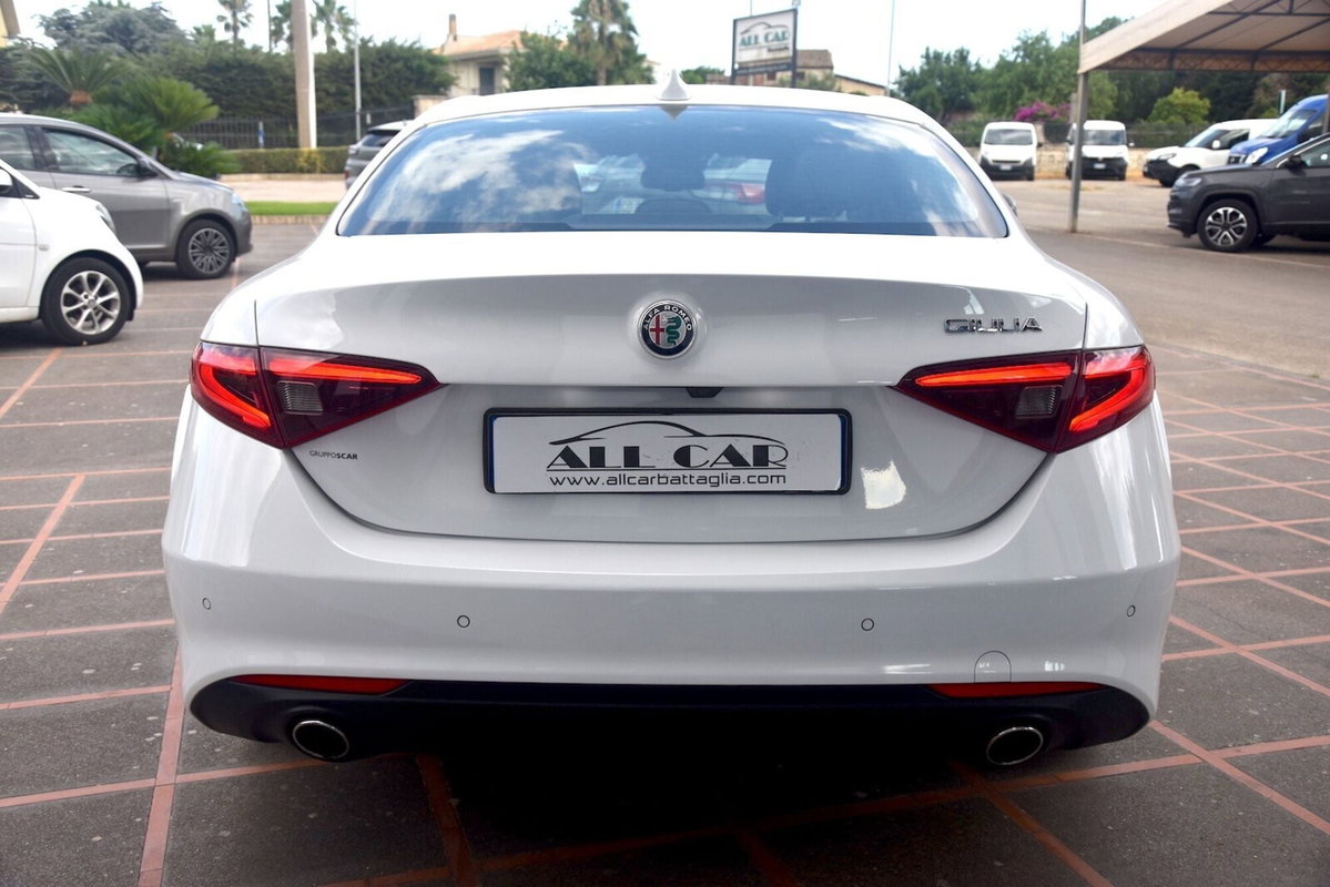 Alfa Romeo Giulia 2.2 Turbodiesel 190 CV AT8 Executive (6)