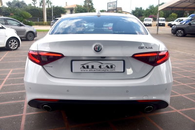 Alfa Romeo Giulia 2.2 Turbodiesel 190 CV AT8 Executive (6)
