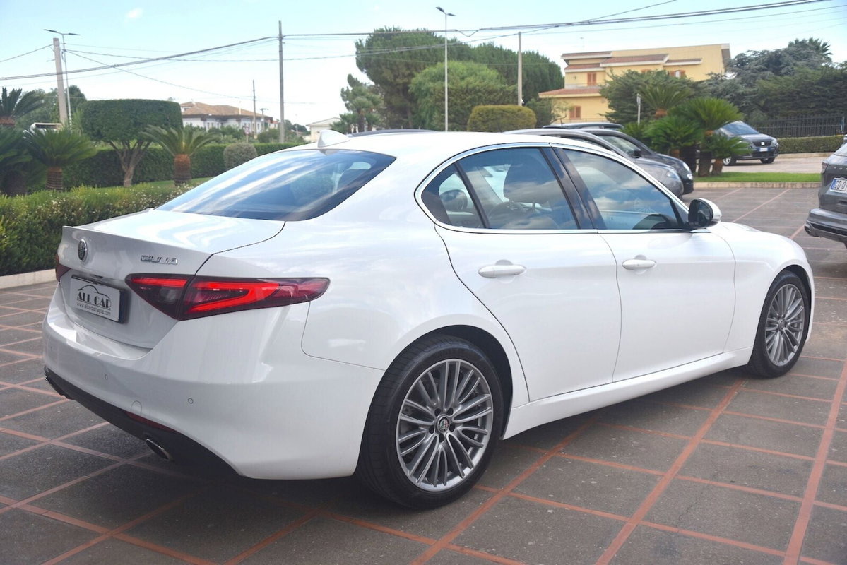 Alfa Romeo Giulia 2.2 Turbodiesel 190 CV AT8 Executive (7)