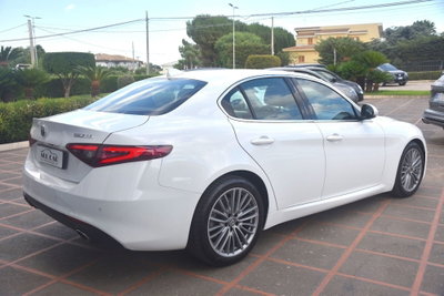 Alfa Romeo Giulia 2.2 Turbodiesel 190 CV AT8 Executive (7)