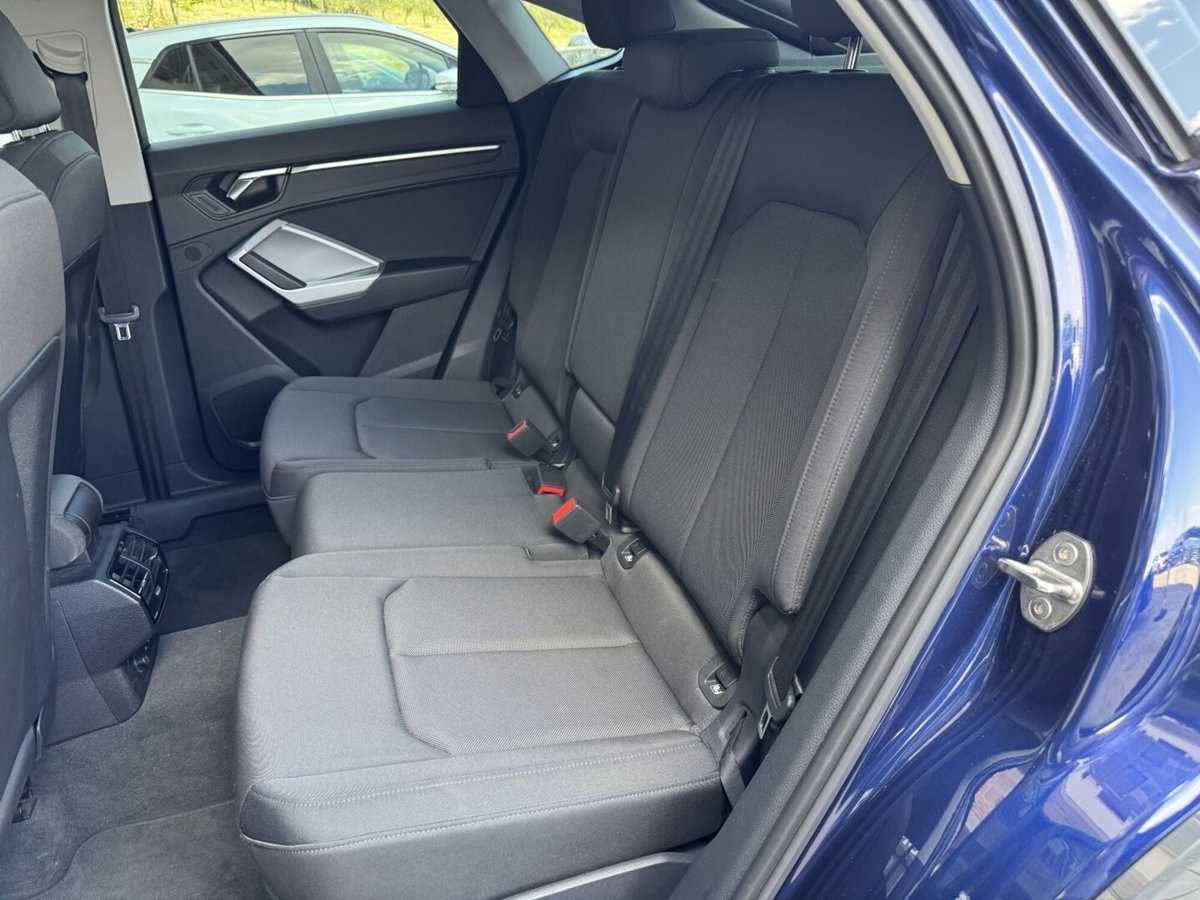 Audi Q3 Sportback 45 TFSI e S tronic Business Plus (19)
