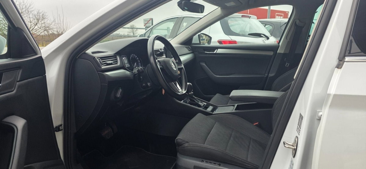 Skoda Superb Station Wagon 1.6 TDI DSG Wagon Ambition (19)