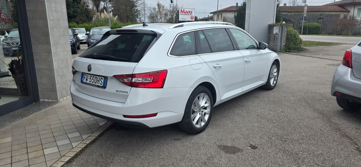 Skoda Superb Station Wagon 1.6 TDI DSG Wagon Ambition (8)