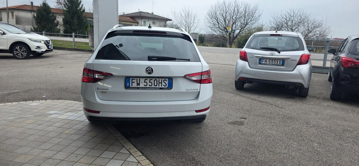 Skoda Superb Station Wagon 1.6 TDI DSG Wagon Ambition (9)