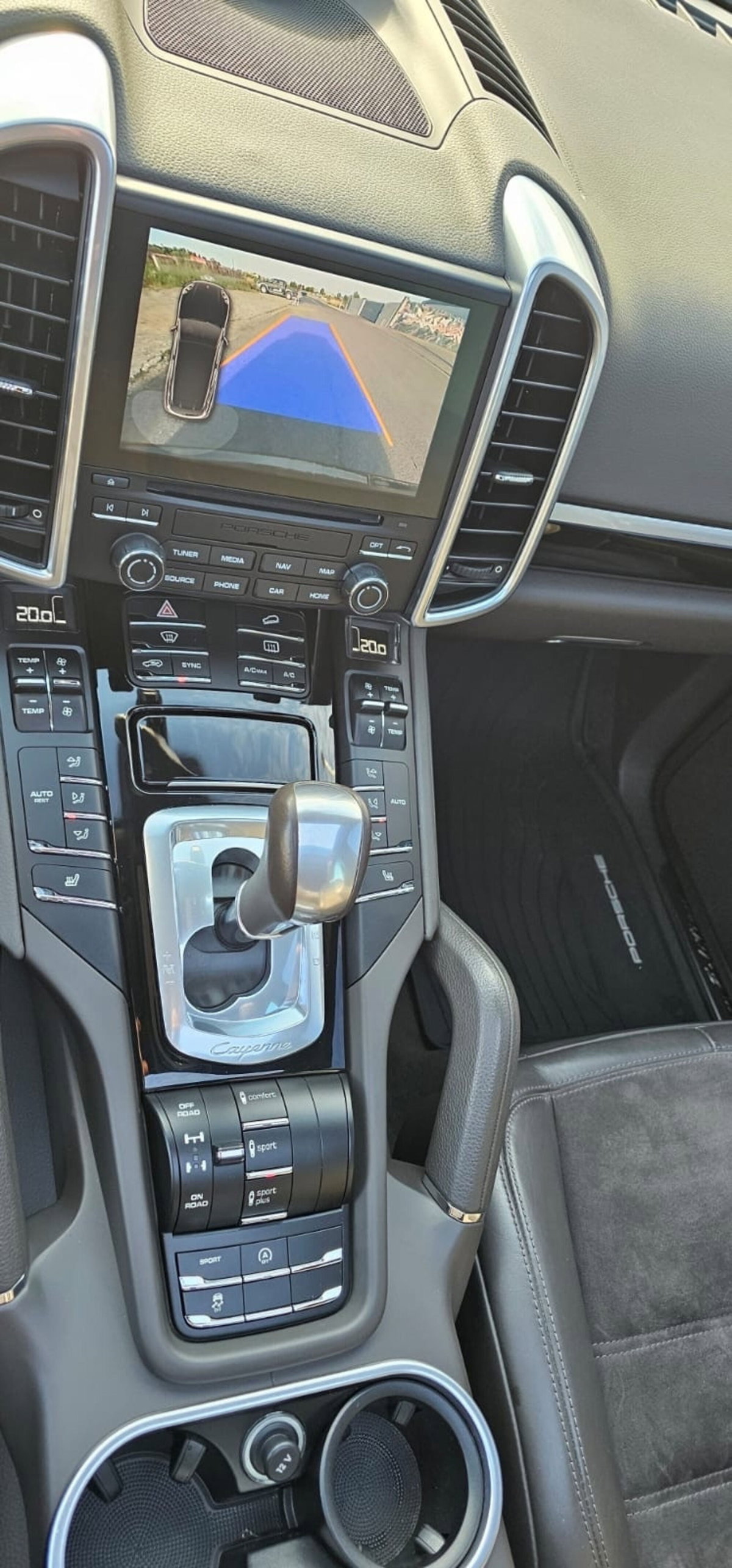 Porsche Cayenne 4.1 S Diesel Platinum Edition (14)
