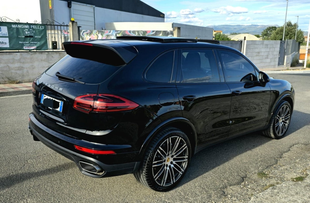 Porsche Cayenne 4.1 S Diesel Platinum Edition (15)