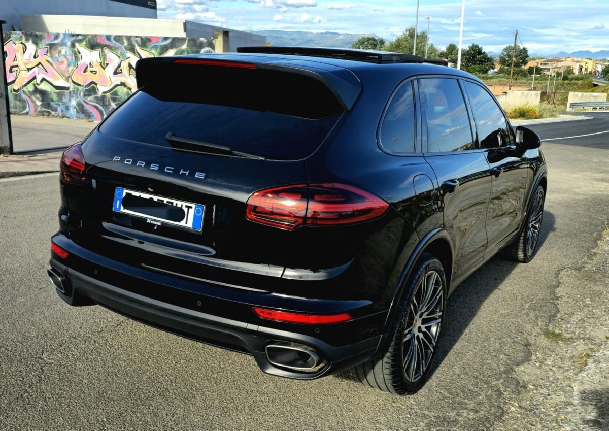 Porsche Cayenne 4.1 S Diesel Platinum Edition (5)