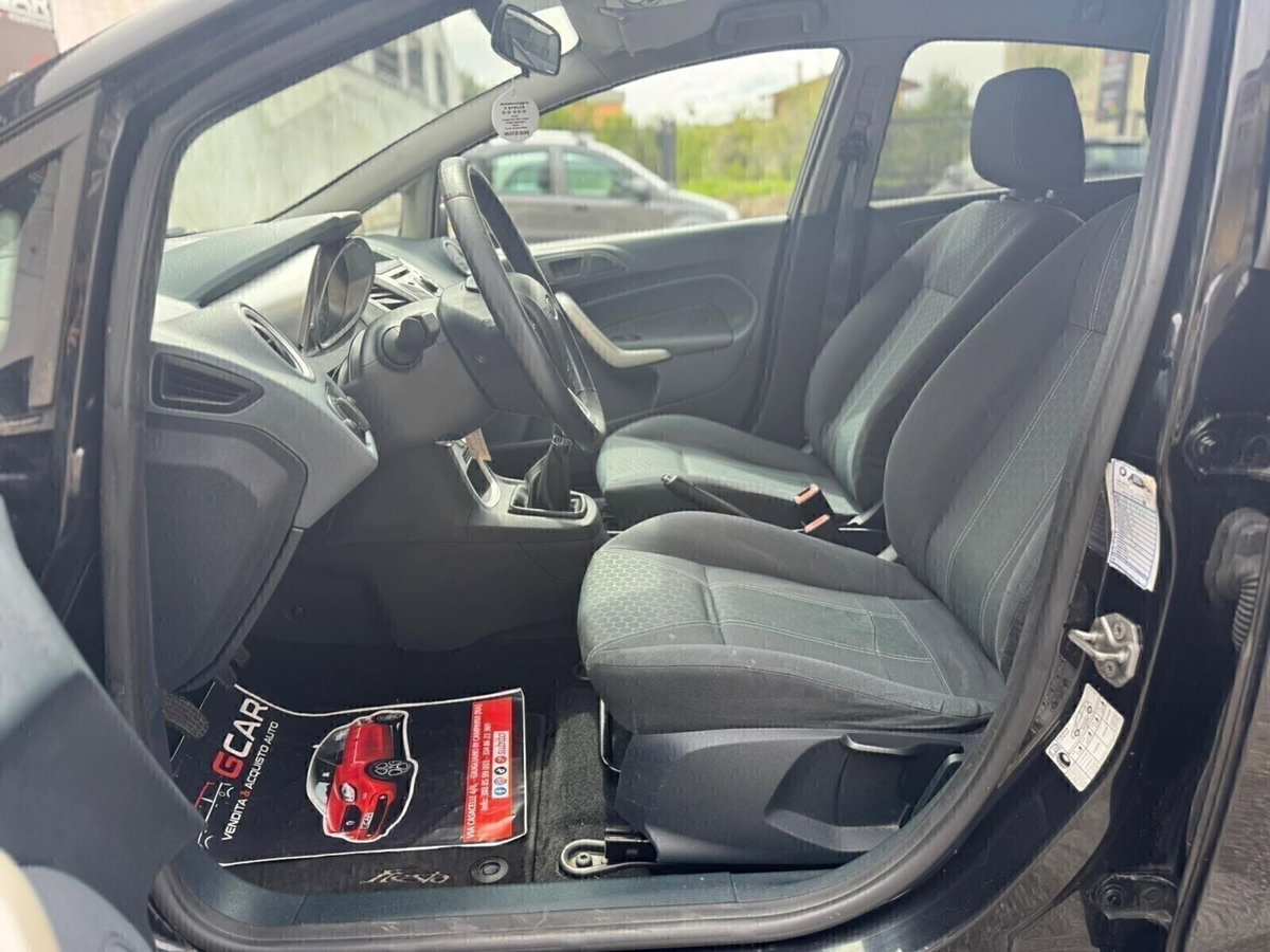 Ford Fiesta 1.2 82 CV 5 porte Titanium (12)