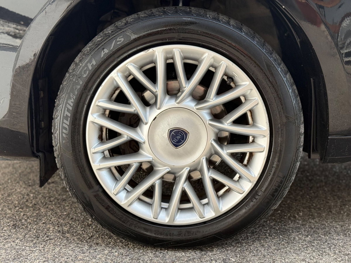 Lancia Ypsilon 1.3 MJT 16V 95 CV 5 porte S&S Platinum (16)