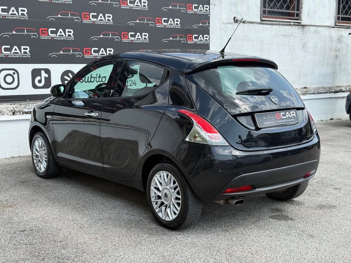 Lancia Ypsilon 1.3 MJT 16V 95 CV 5 porte S&S Platinum (5)