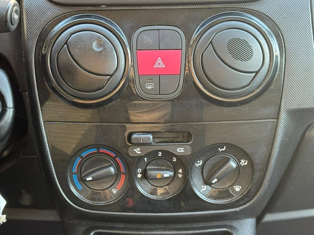 Fiat Qubo 1.3 MJT 95 CV Trekking (14)