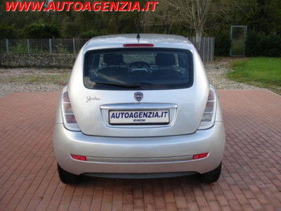 Lancia Ypsilon 1.3 MJT 75 CV New Oro (7)