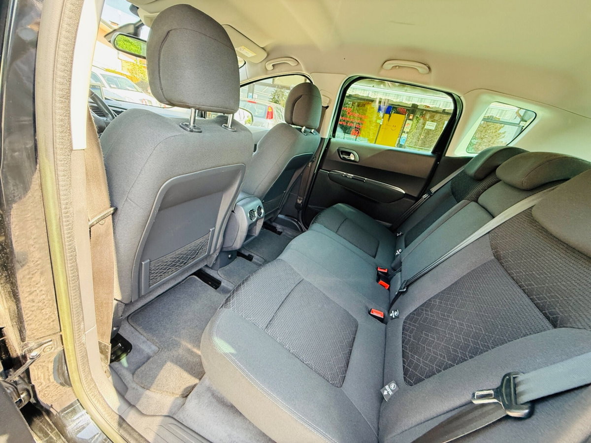 Peugeot 3008 1.6 e-HDi 115CV ETG6 Stop&Start Business (17)