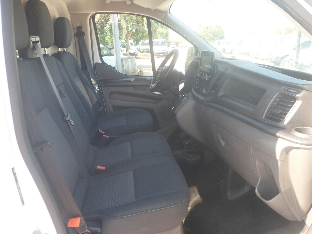 Ford Transit Custom Furgone 340 2.0 EcoBlue 130 PL-DC Furgone Titanium (17)