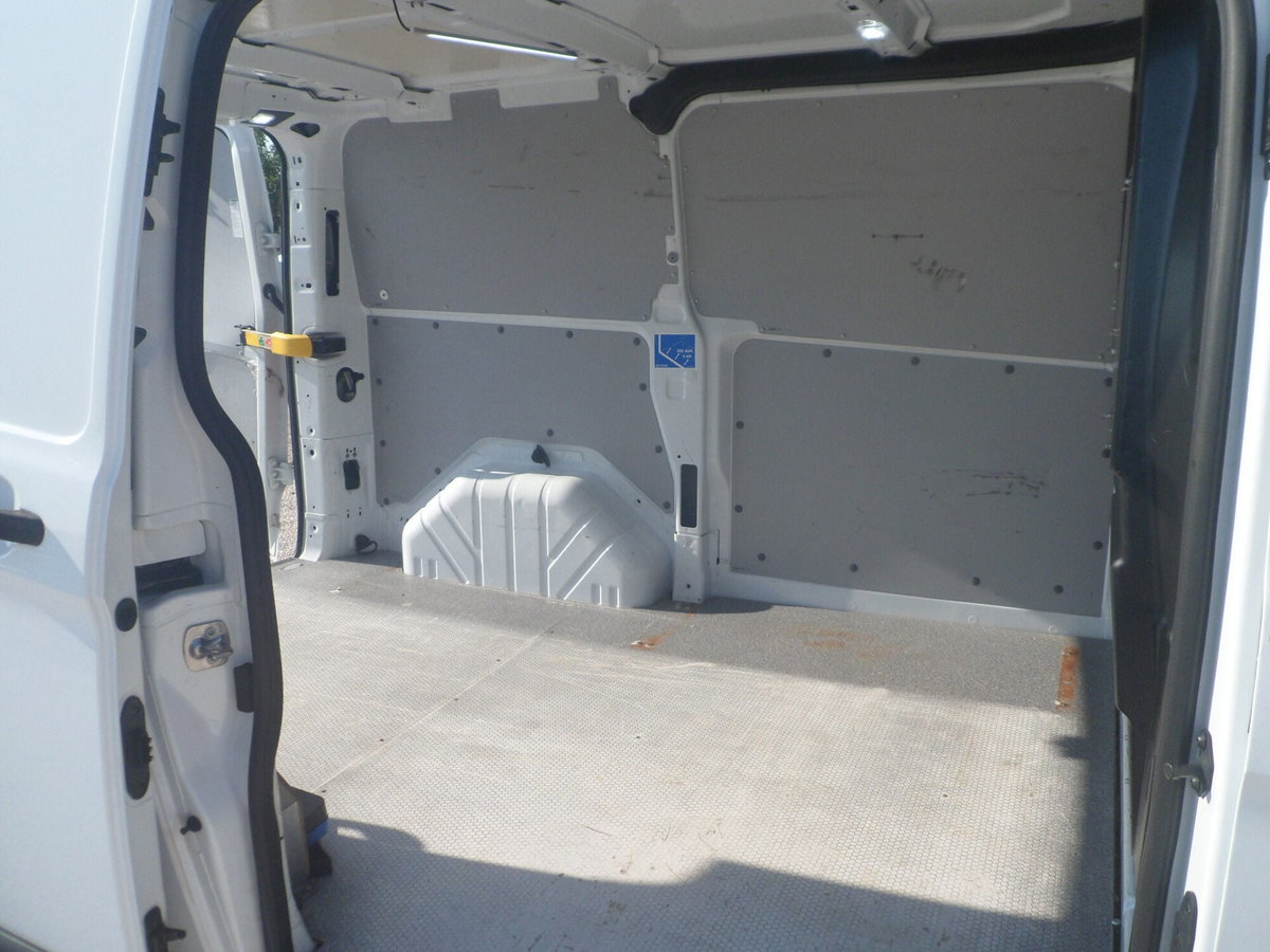 Ford Transit Custom Furgone 340 2.0 EcoBlue 130 PL-DC Furgone Titanium (9)