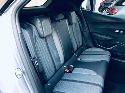 Peugeot 2008 PureTech 130 S&S EAT8 Allure Pack (5)