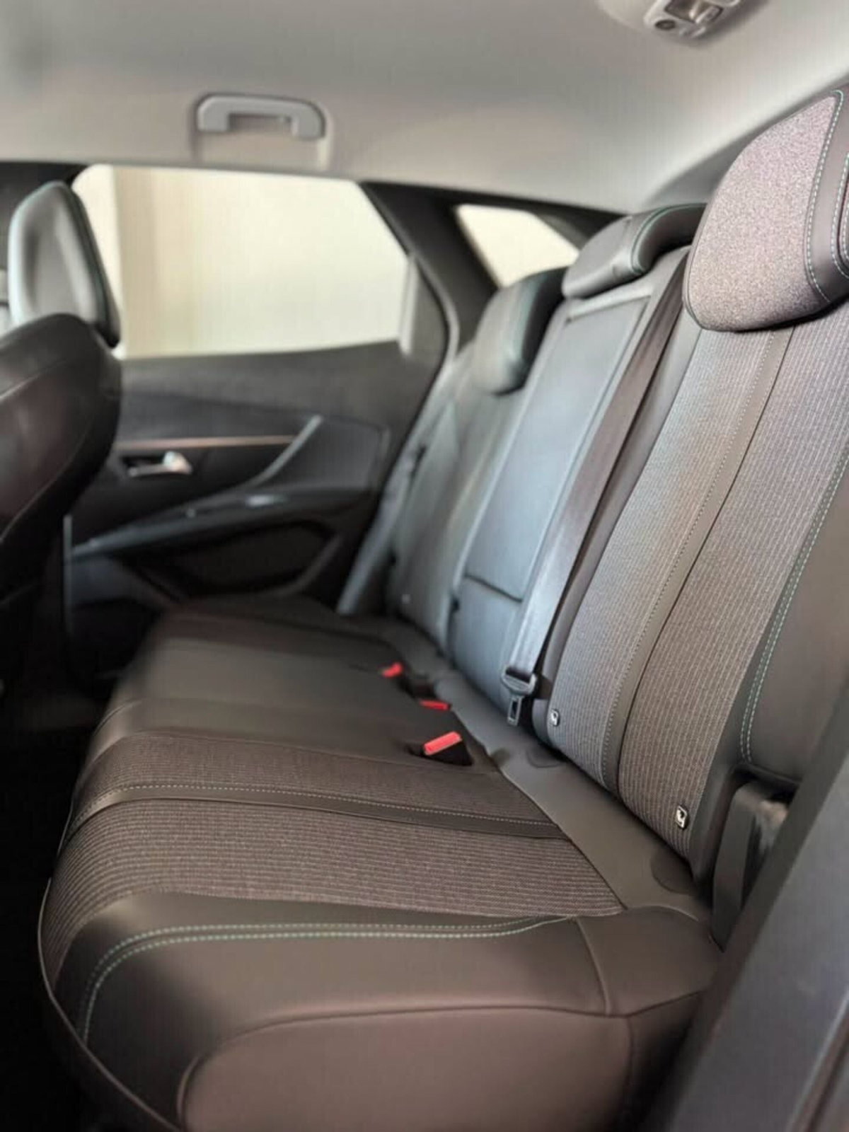 Peugeot 3008 BlueHDi 130 S&S EAT8 Allure Pack (10)
