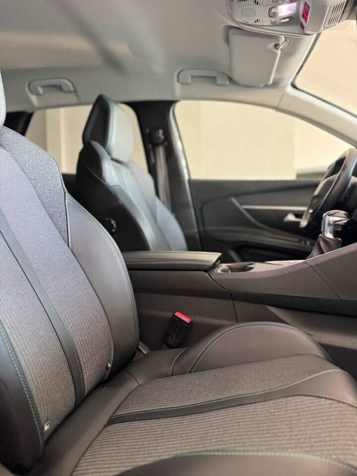 Peugeot 3008 BlueHDi 130 S&S EAT8 Allure Pack (8)