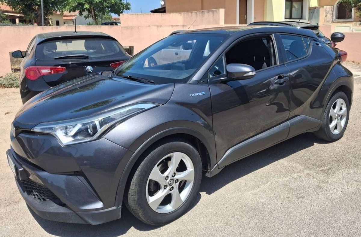 Toyota Toyota C-HR 1.8 Hybrid E-CVT Active (3)