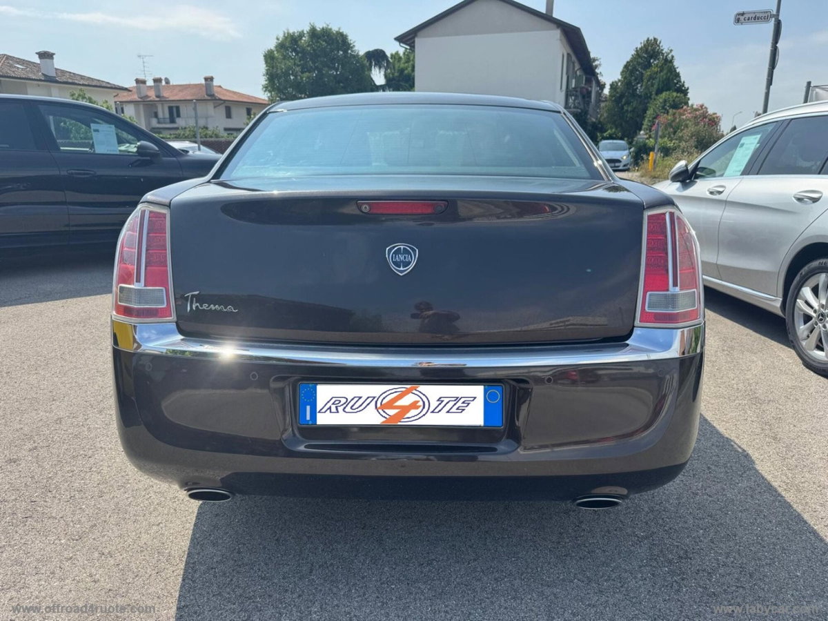 Lancia Thema 3.0 V6 Multijet II 190 CV Platinum (4)