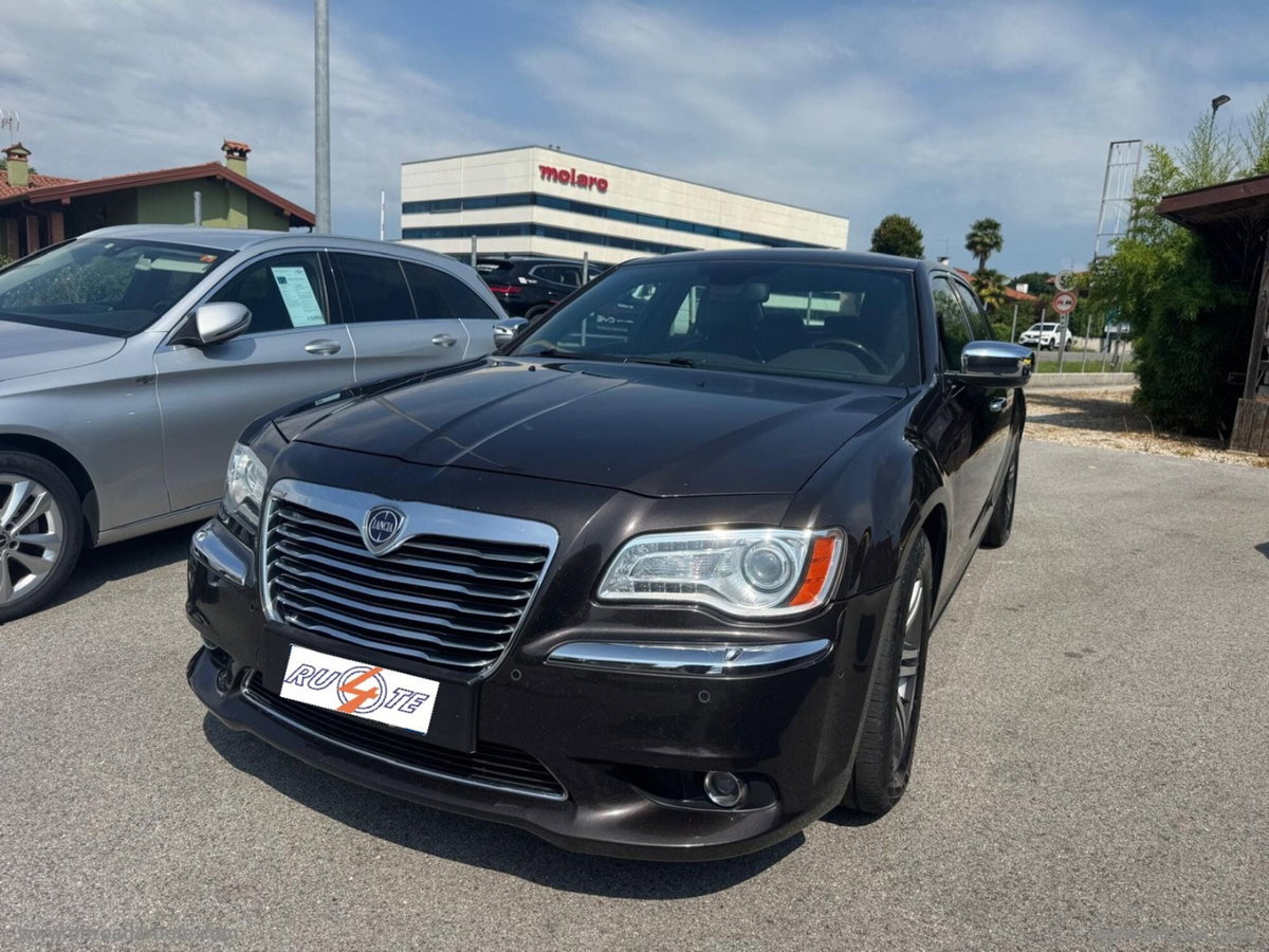 Lancia Thema 3.0 V6 Multijet II 190 CV Platinum (5)