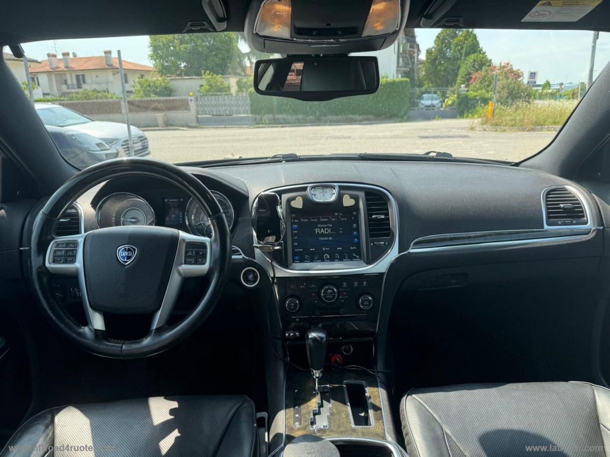 Lancia Thema 3.0 V6 Multijet II 190 CV Platinum (7)