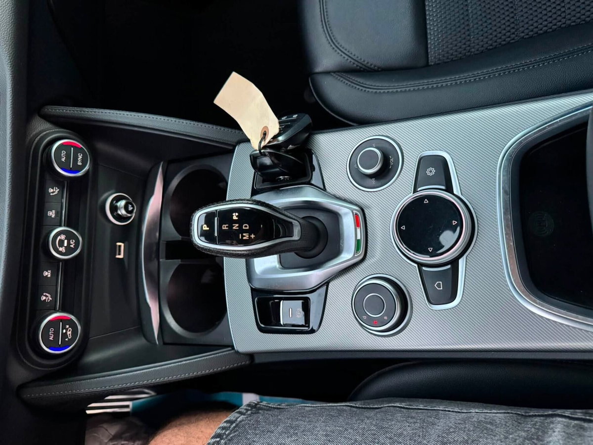 Alfa Romeo Stelvio Stelvio 2.2 Turbodiesel 190 CV AT8 Q4 Sprint (17)