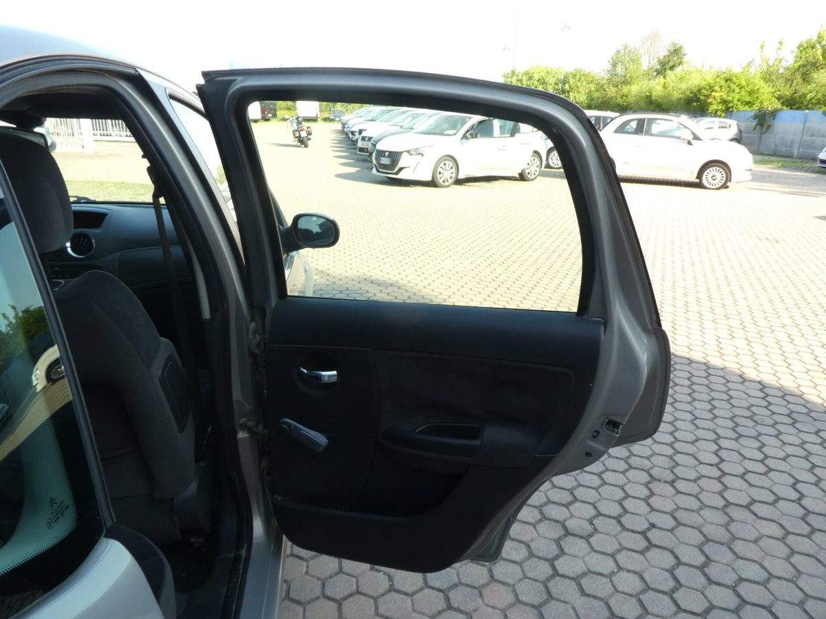 Citroen C3 1.1 airdream Perfect (19)