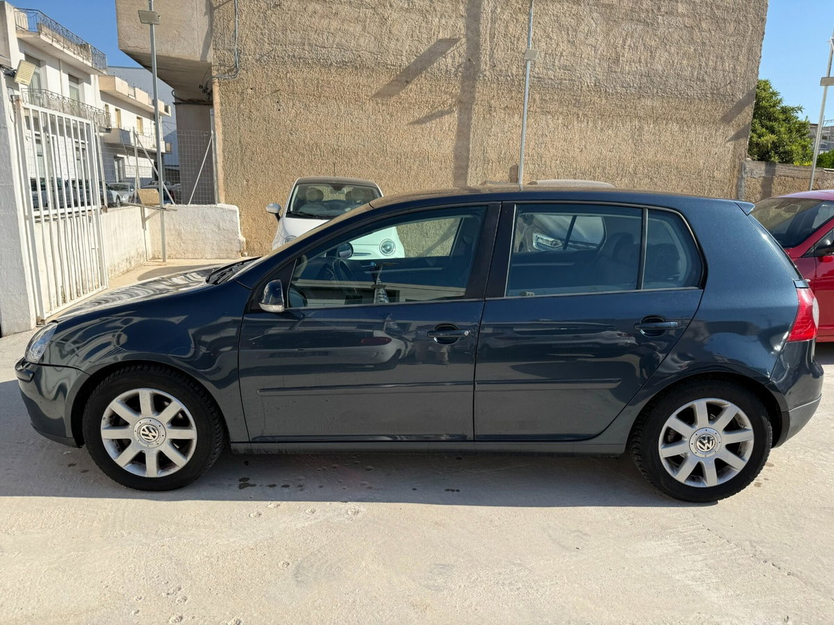 Volkswagen Golf 2.0 16V TDI 4mot. 5p. Sportline (3)