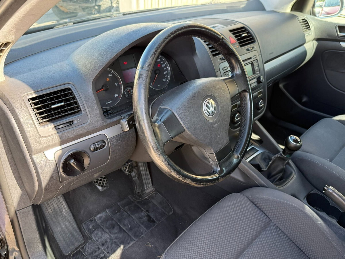 Volkswagen Golf 2.0 16V TDI 4mot. 5p. Sportline (6)
