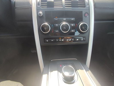 Land Rover Discovery Sport 2.0 TD4 150 CV SE (17)