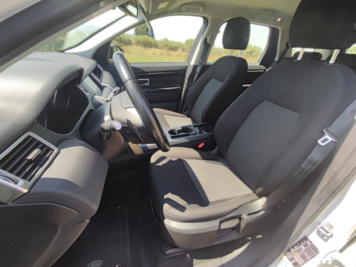 Land Rover Discovery Sport 2.0 TD4 150 CV SE (19)
