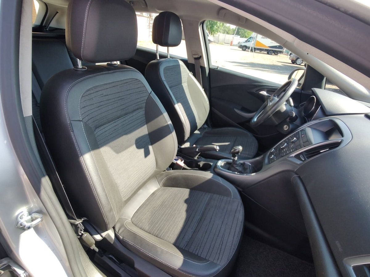 Opel Astra Station Wagon 1.4 Turbo 140CV Sports GPL Tech Elective (20)
