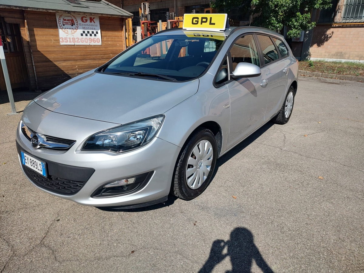Opel Astra Station Wagon 1.4 Turbo 140CV Sports GPL Tech Elective (8)
