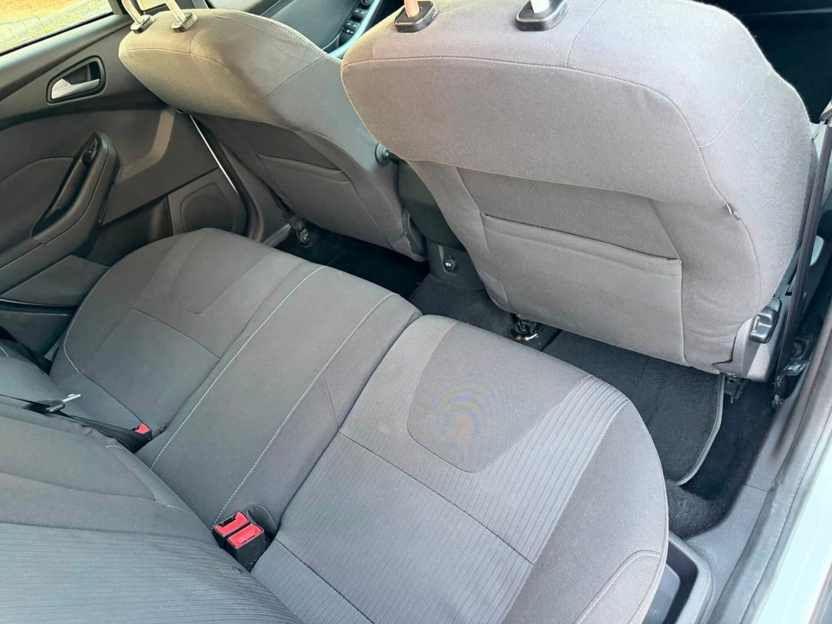Ford Focus Station Wagon 1.6 TDCi 115 CV SW (10)